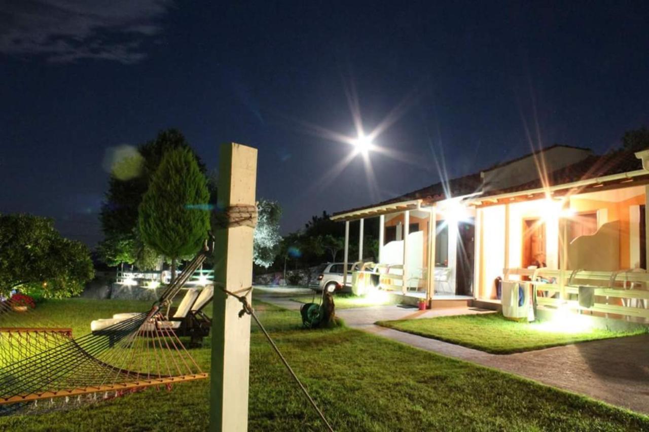 Aura Guest House Κοίνυρα Εξωτερικό φωτογραφία